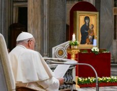 Prière du Pape François à Notre-Dame, pour implorer le don de la Paix