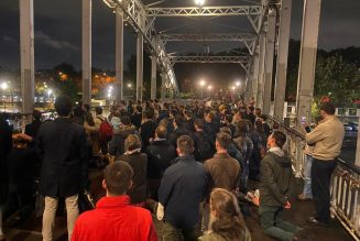 Chapelet de réparation sur le lieu du blasphème commis lors des JO