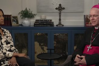 Mgr Schneider à Candace Owens : L’Église catholique était le « plus grand ennemi » des communistes soviétiques