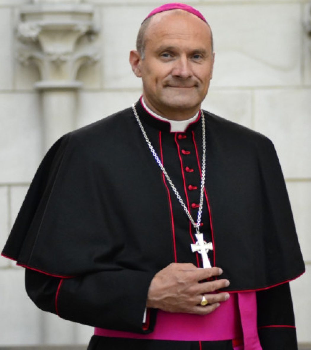 Les abus de pouvoir de Mgr Touvet