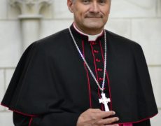 Les abus de pouvoir de Mgr Touvet