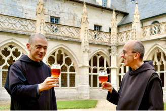 Abbaye Saint-Wandrille : 5000 bouteilles de bières collector à vendre pour financer des travaux dans la brasserie