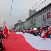 Les libéraux pro-UE au pouvoir en Pologne veulent interdire la grande marche patriotique annuelle de Varsovie