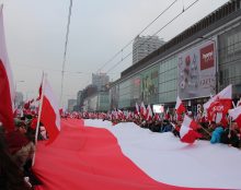 Les libéraux pro-UE au pouvoir en Pologne veulent interdire la grande marche patriotique annuelle de Varsovie