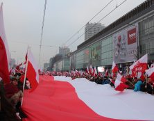 Les libéraux pro-UE au pouvoir en Pologne veulent interdire la grande marche patriotique annuelle de Varsovie