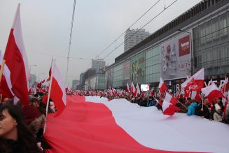 Les libéraux pro-UE au pouvoir en Pologne veulent interdire la grande marche patriotique annuelle de Varsovie