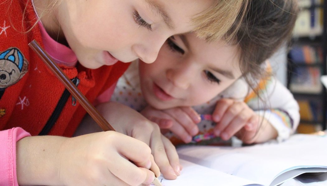 Devoirs de vacances et soutien scolaire par correspondance avec le Cours Saint Expédit