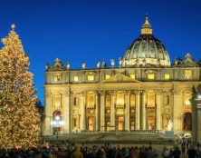 Les khmers verts s’opposent au don d’un Arbre de Noël, destiné à orner la place Saint-Pierre