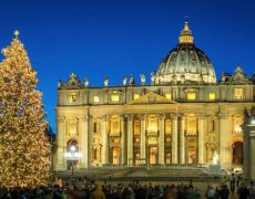 Les khmers verts s’opposent au don d’un Arbre de Noël, destiné à orner la place Saint-Pierre