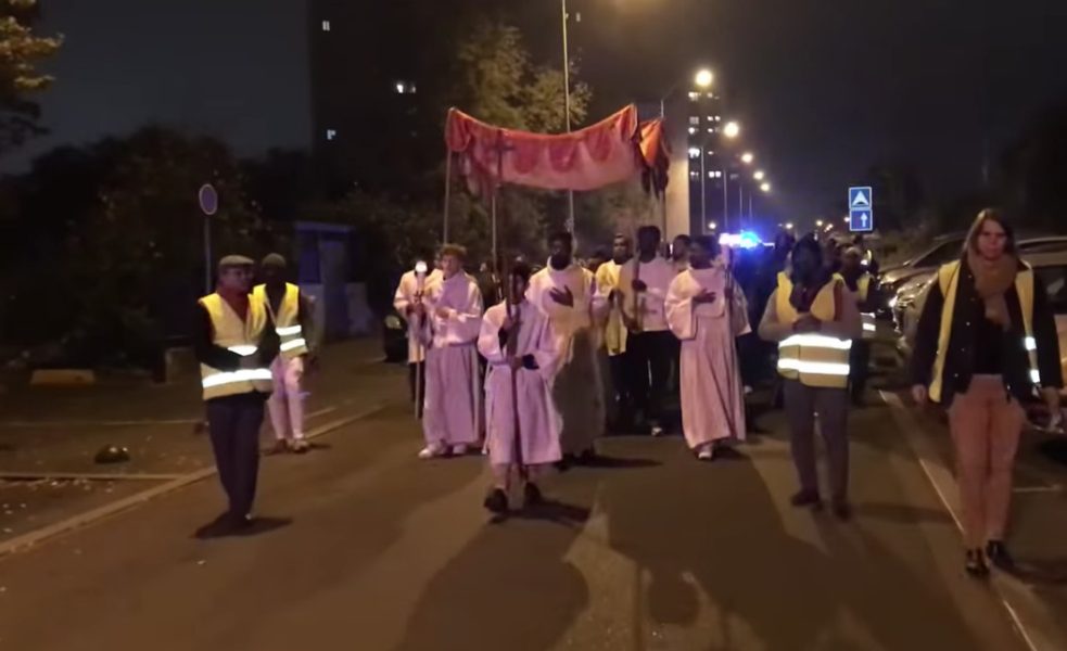 L’Eglise est-elle morte ? Procession à Sarcelles