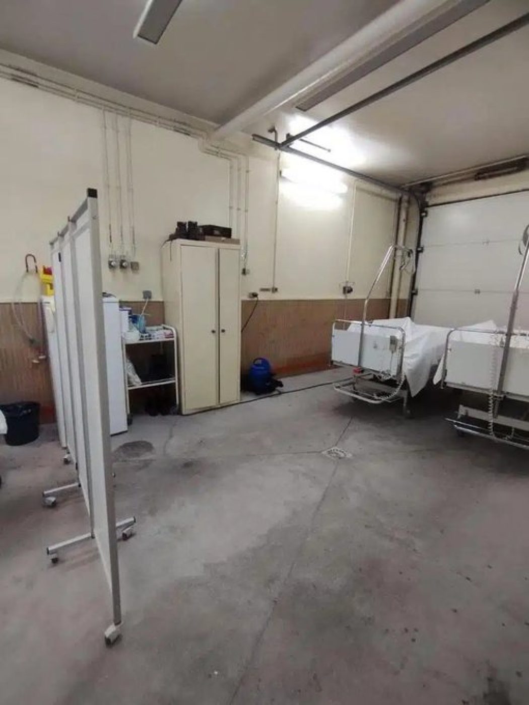 Des patients dans des lits-garages à l’hôpital de Langres