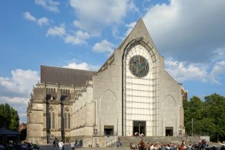 Pas de chanteur LGBT dans la cathédrale de Lille le 8 décembre. Libération joue l’étonnement