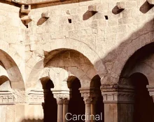 Traumatisée par la crainte du triomphalisme, l’Eglise ne revendique plus aucune spécificité parmi les religions du monde