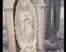 Los Angeles : au milieu du sinistre, une statue de la Vierge Marie