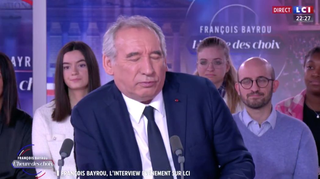 François Bayrou hostile à l’euthanasie : “Je crois à la vie”