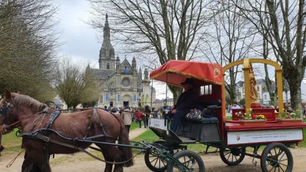 Troménie de sainte Anne : à Lorient, les fidèles ne sont pas autorisés à suivre la calèche