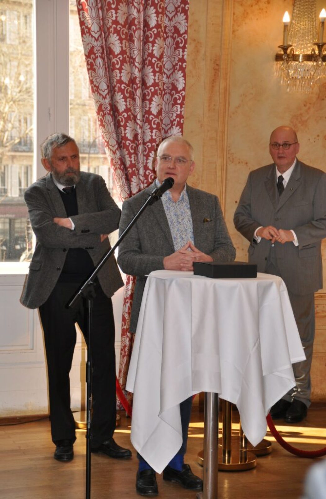 Remise du prix 2025 de l’association des chevaliers pontificaux à CAP DSE