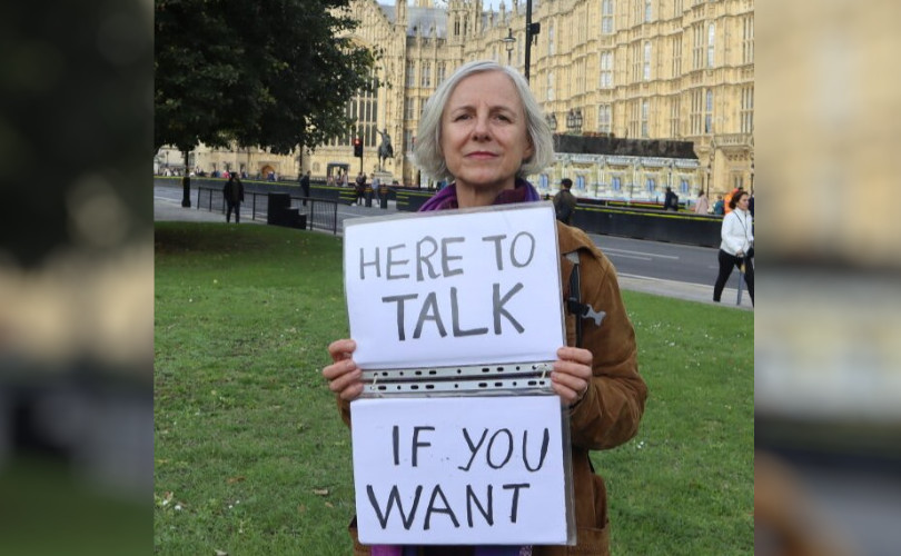 Une femme britannique pro-vie jugée pour une « conversation anodine » devant un centre d’avortement