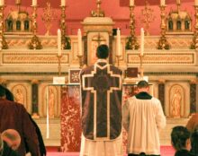 Le centenaire de l’encyclique Quas Primas sur le règne du Christ nous encourage à œuvrer, pour pénétrer d’esprit chrétien les mentalités et les mœurs, les lois et les structures