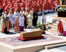 Le pape est mort, vive l’Eglise !