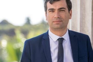 Un élu municipal assume de ne pas célébrer de parodie de mariage