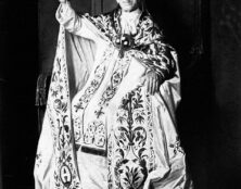 De l’importance de l’autorité du Pape, protecteur de la doctrine, face aux attaques du Malin