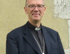 Face à la pression médiatique, politique et des loges sur l’euthanasie, Mgr Christory appelle à agir