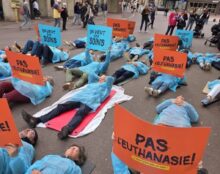 Happenings dans une cinquantaine de villes pour réclamer des soins et refuser l’euthanasie