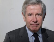 Athée, Alain Minc s’oppose à la proposition de loi sur l’euthanasie