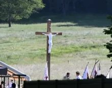 Haute-Loire : Mgr Baumgarten bénit un nouveau calvaire