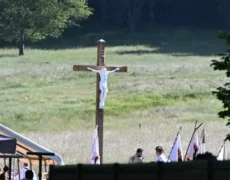Haute-Loire : Mgr Baumgarten bénit un nouveau calvaire