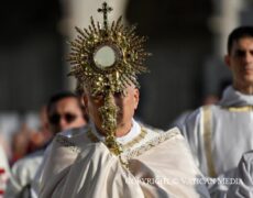 L’Eucharistie est la présence véritable, réelle et substantielle du Sauveur