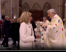 Communion donnée à Brigitte Macron : l’abbé Pagès écrit au Dicastère pour le Culte divin et la Discipline des sacrements