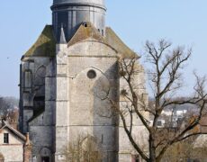 La  collégiale Saint-Quiriace de Provins profanée par une “fête médiévale”