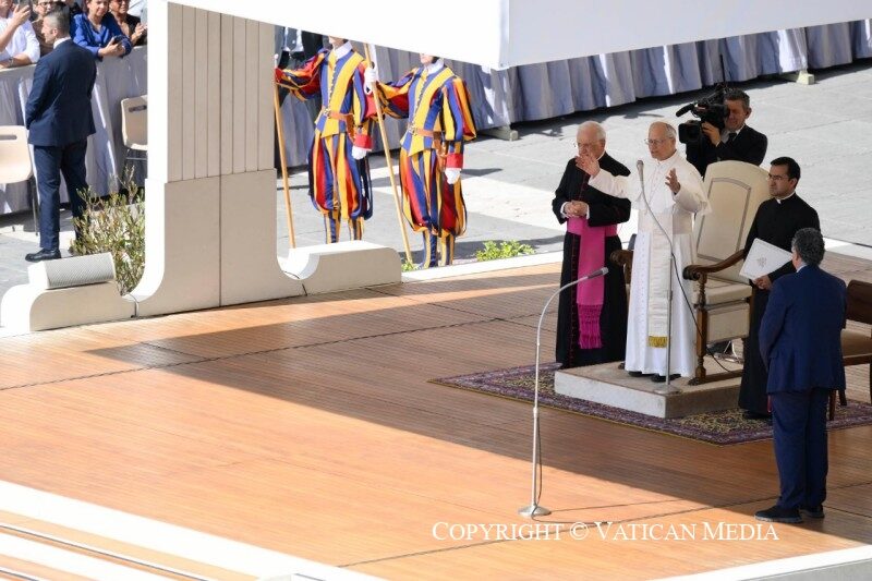 Le pape demande aux Français de “défendre la dignité intrinsèque de toute personne humaine”