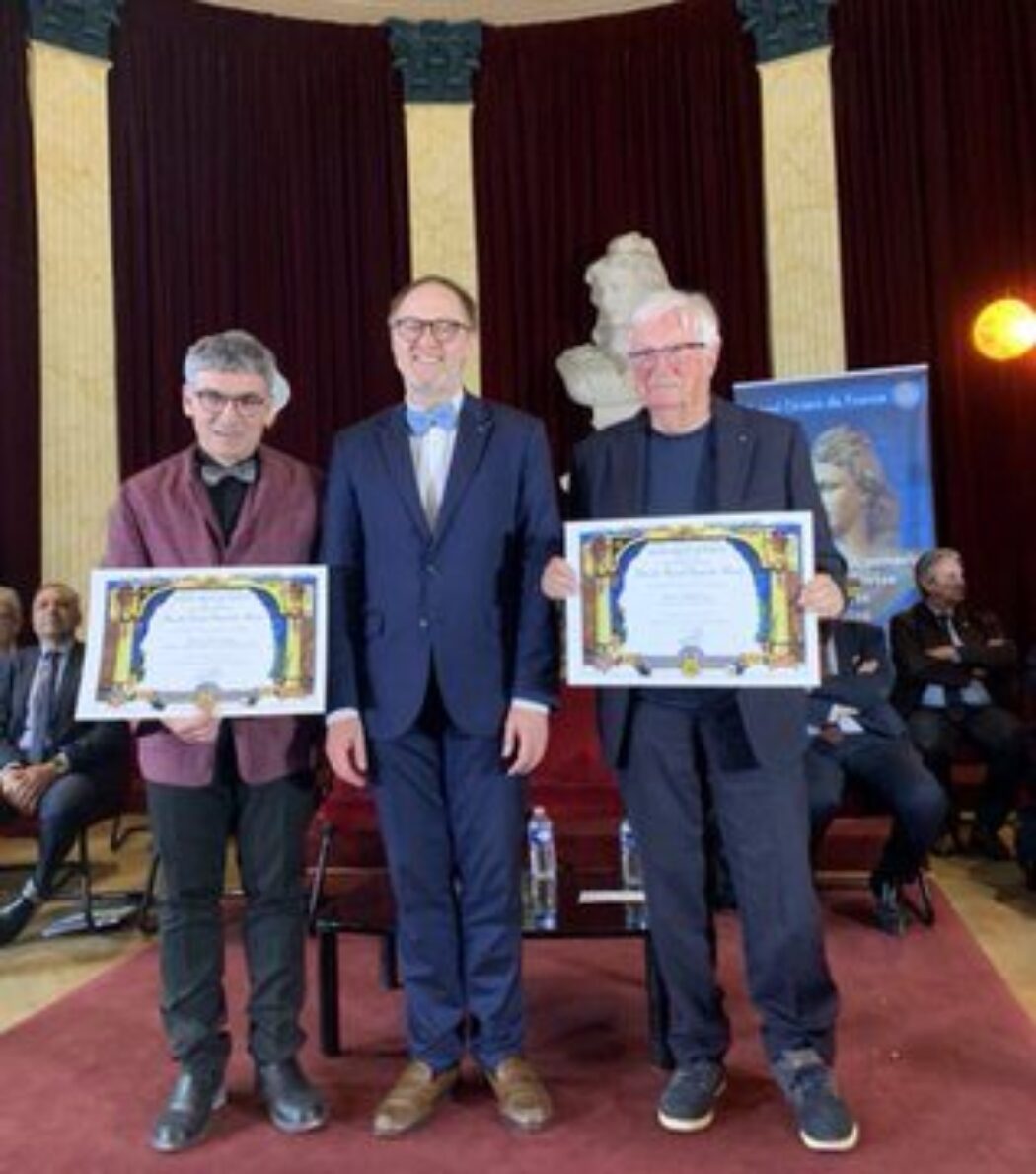 Le vice-président du Sénat reçoit un prix maçonnique