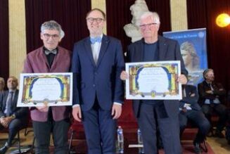 Le vice-président du Sénat reçoit un prix maçonnique