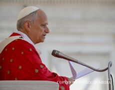“Nous ne sommes vraiment l’Église du Ressuscité […] que s’il n’y a ni frontières ni divisions entre nous, si, dans l’Église, nous savons dialoguer et nous accueillir mutuellement en intégrant nos différences”