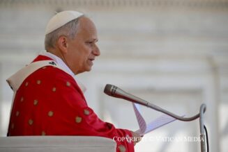 “Nous ne sommes vraiment l’Église du Ressuscité […] que s’il n’y a ni frontières ni divisions entre nous, si, dans l’Église, nous savons dialoguer et nous accueillir mutuellement en intégrant nos différences”