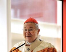 Le président de la République salue la mémoire du cardinal Vingt-Trois