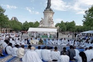 Paris : place de la République islamique