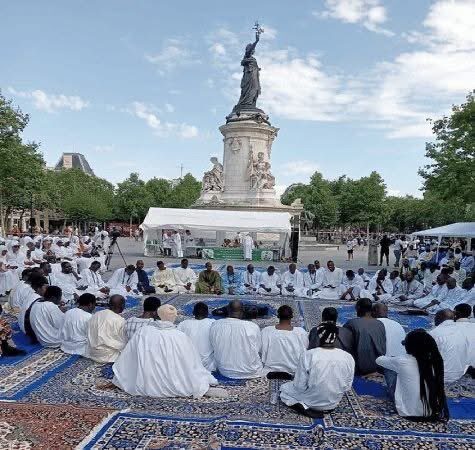 Paris : place de la République islamique