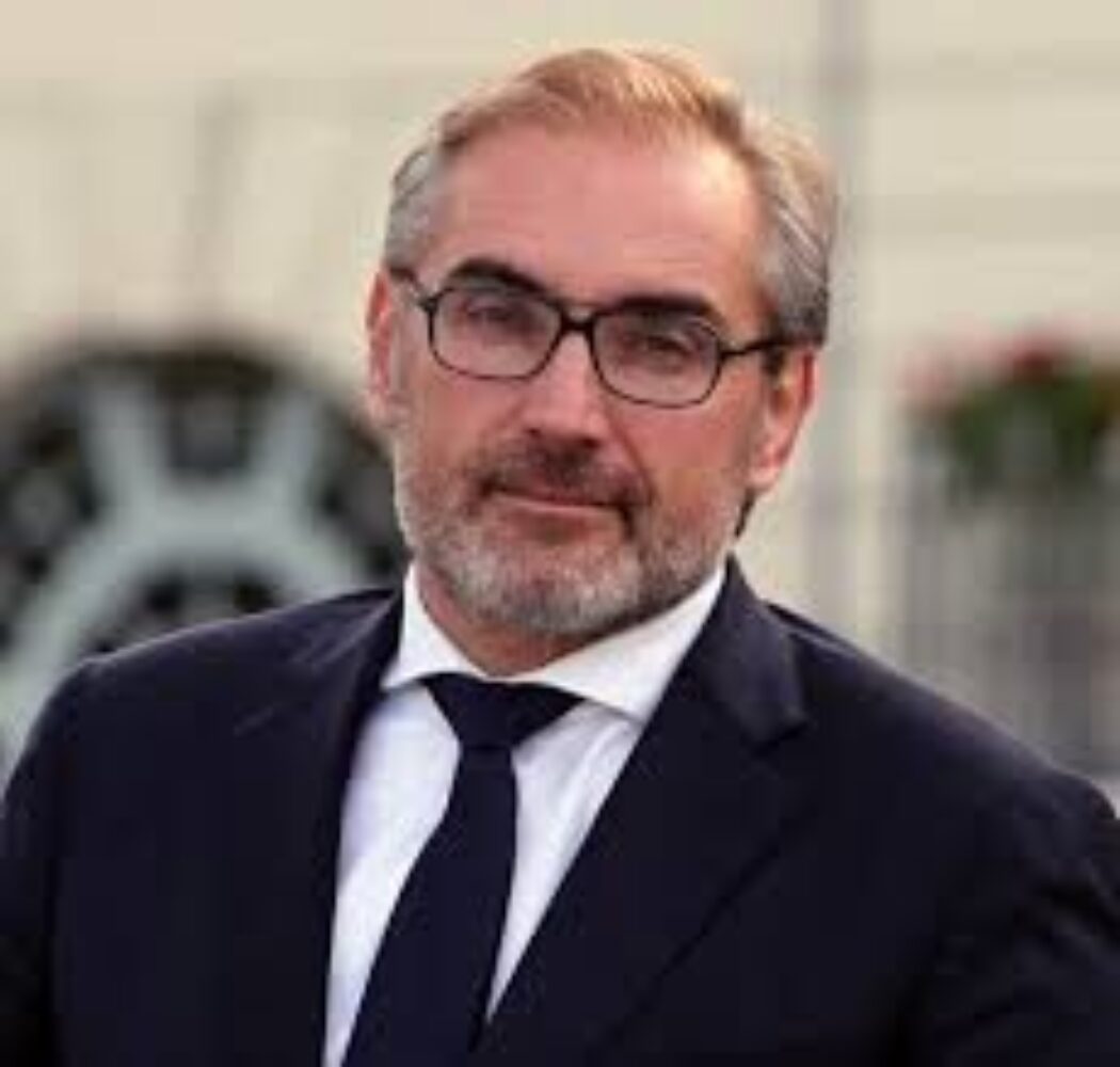 Le maire de Saint-Germain-en-Laye achève d’enterrer la droite locale