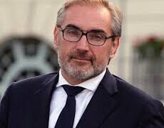 Le maire de Saint-Germain-en-Laye achève d’enterrer la droite locale