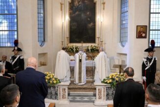 La réforme de Traditionis Custodes sur le bureau du pape ?