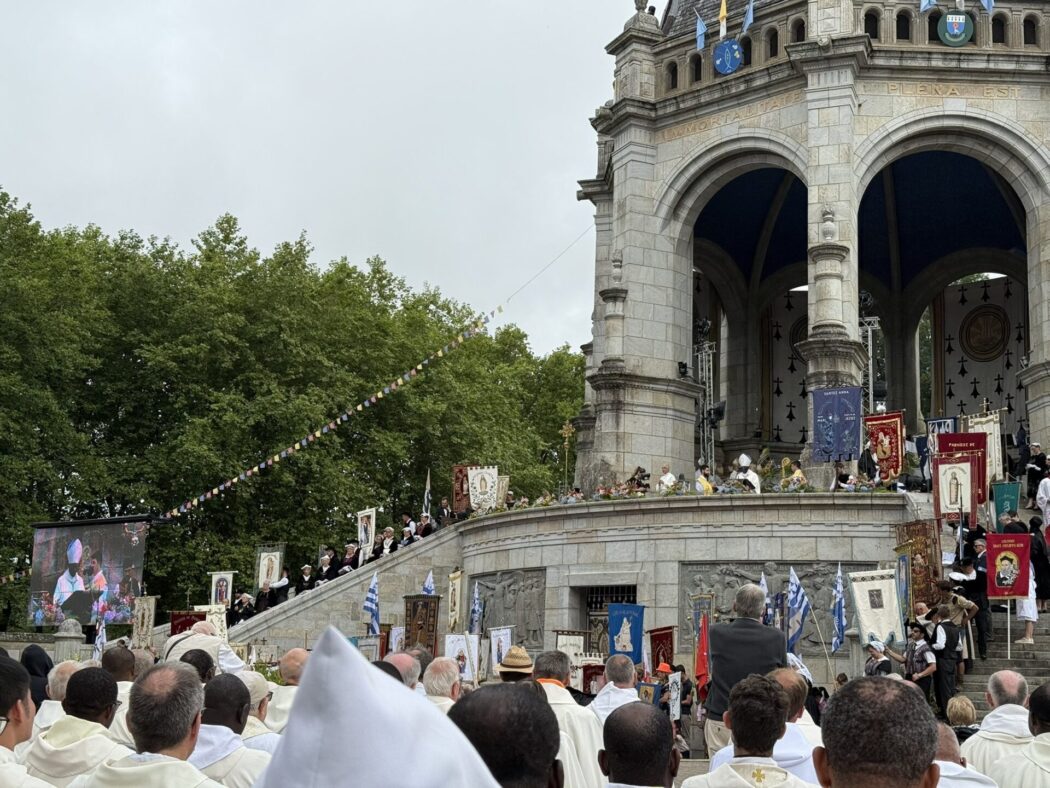 “Ne profanez pas la France avec vos lois qui saccagent tout, qui détruisent la vie”