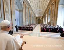 Le Baptême nous engage à renoncer à une culture de la mort très présente dans notre société