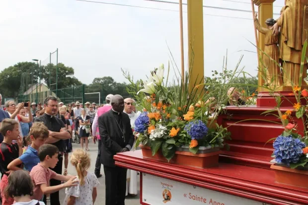 Le cardinal Sarah à Sainte-Anne-d’Auray
