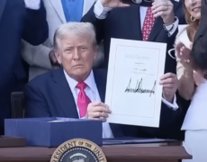 La nouvelle loi budgétaire de Donald Trump prévoit de suspendre pendant un an les subventions fédérales de Planned Parenthood