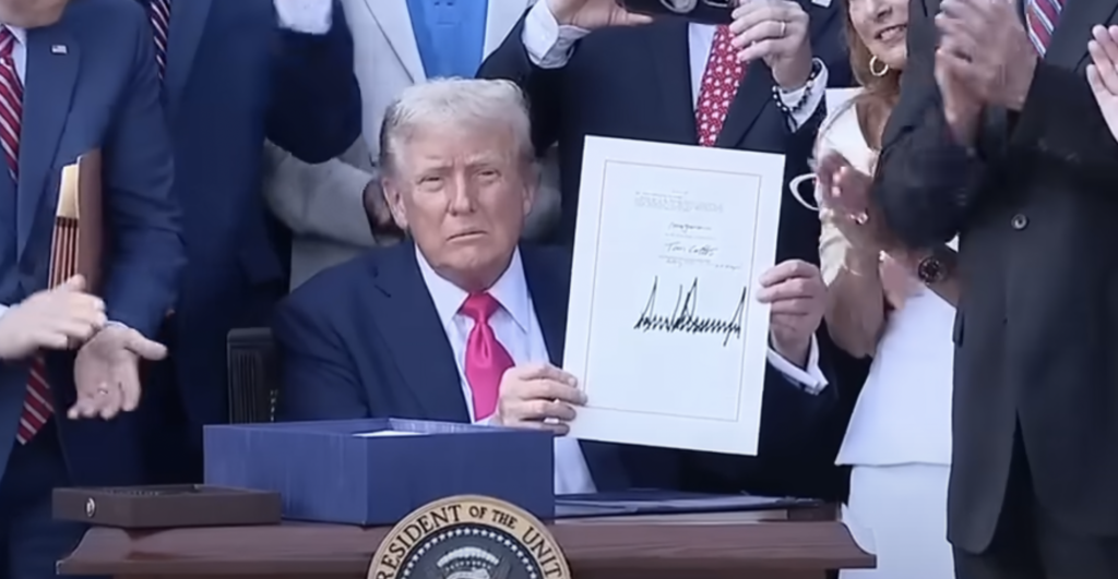 La nouvelle loi budgétaire de Donald Trump prévoit de suspendre pendant un an les subventions fédérales de Planned Parenthood